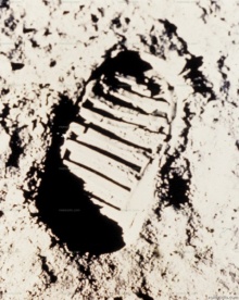 La primera huella de Neil A. Armstrong en la superficie lunar.